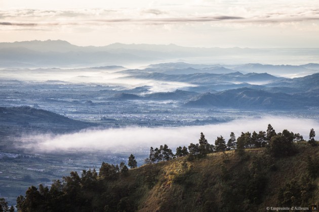 Depuis Sikunir sur le plateau de Dieng