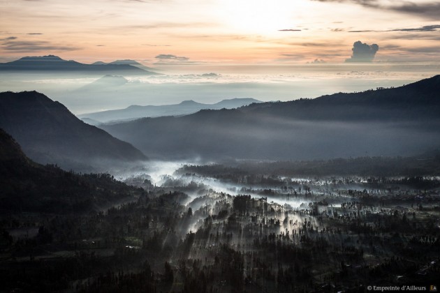 Levé de soleil sur Cemoro Lawang